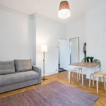 Downtown Cozy Old Town Apartament